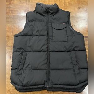 NWOT Hawke & Co. men’s black vest. Size large. Tags removed never worn.